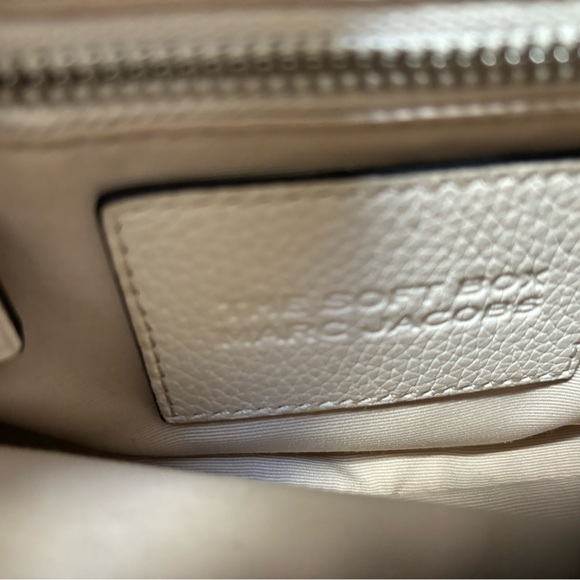Marc Jacobs soft box 20 cross body in Ivory. - Picture 2 of 9